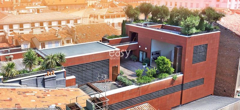 Who is familiar with an unusual and unique event venue located in Cannes?